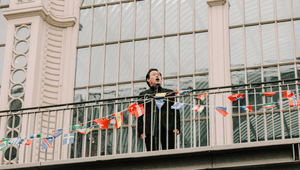 Când Arta Clasică Invadează Spațiile Urbane: Lecția de Marketing Experiențial din Performanțele Surpriză